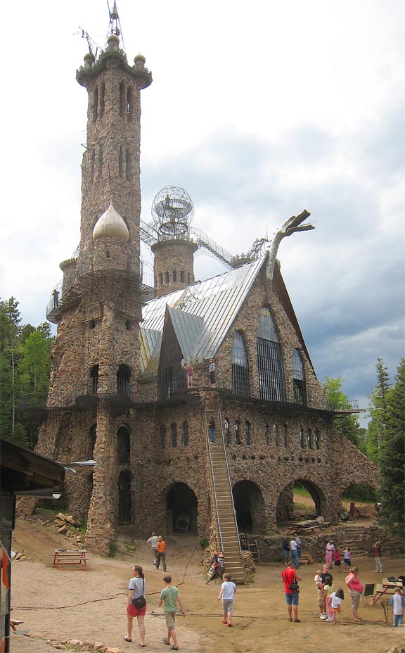Read more about the article Team OYB: Visits a Real, Wild, Folk Art Castle