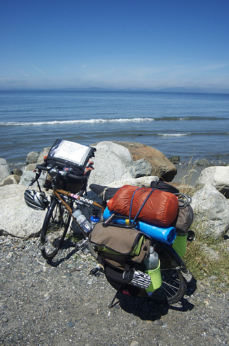Read more about the article Messy vs. Tidy Bike Tourers