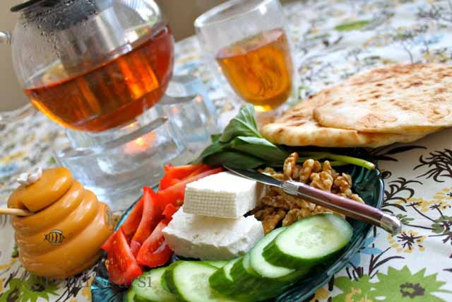 Read more about the article Persian Breakfast: a Memory of Favorite Food
