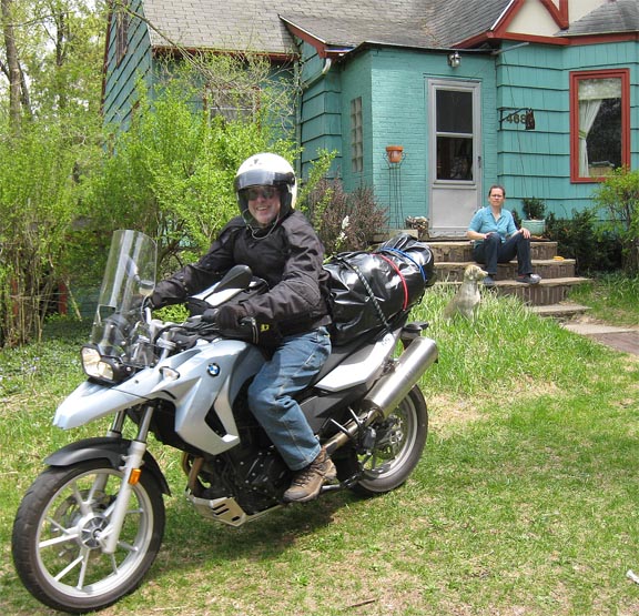 You are currently viewing A Visitor at OYB HQ: Bob on his new Beemer