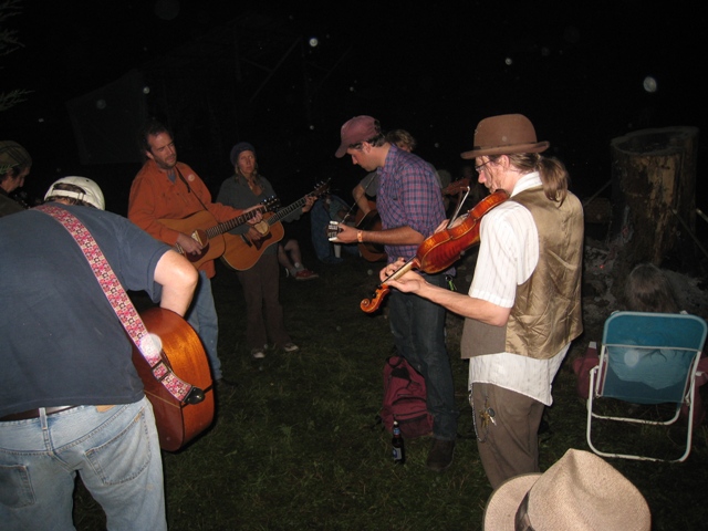 You are currently viewing The Singersongwriter Bonfire: Afterhours at Hollerfest